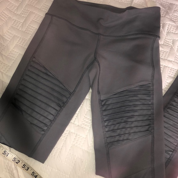 ALO Yoga Cadet Grey Moto Legging - Picture 3 of 8